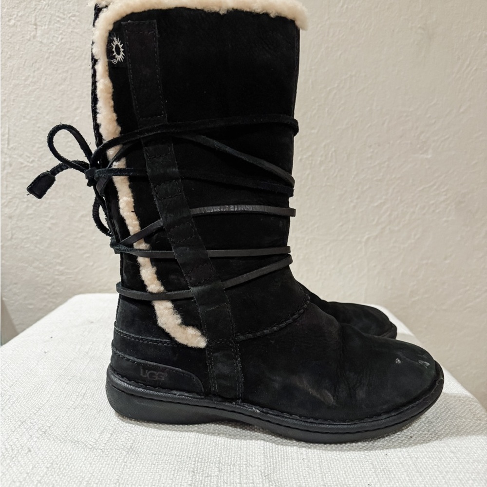 UGG Women's Catalina Lace Up Black Shearling Boots sz 8